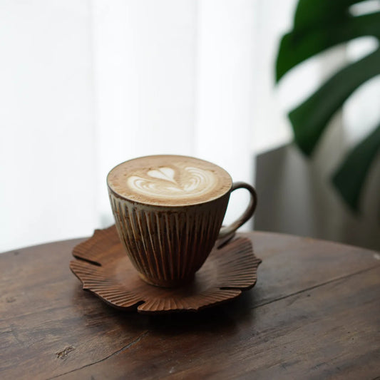 Kilnora Dai-in Series large wood-fired mug 260 ml with flame-kissed porcelain texture.