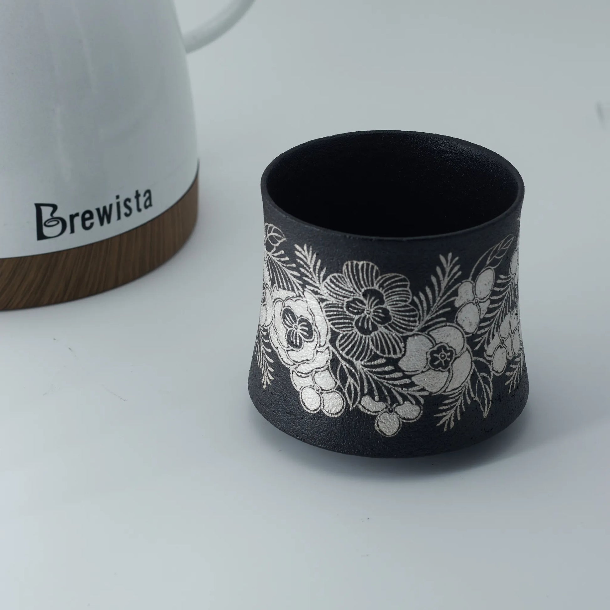 Kilnora Aokawa Chihiro Camellia porcelain cup with silver inlay camellia motif