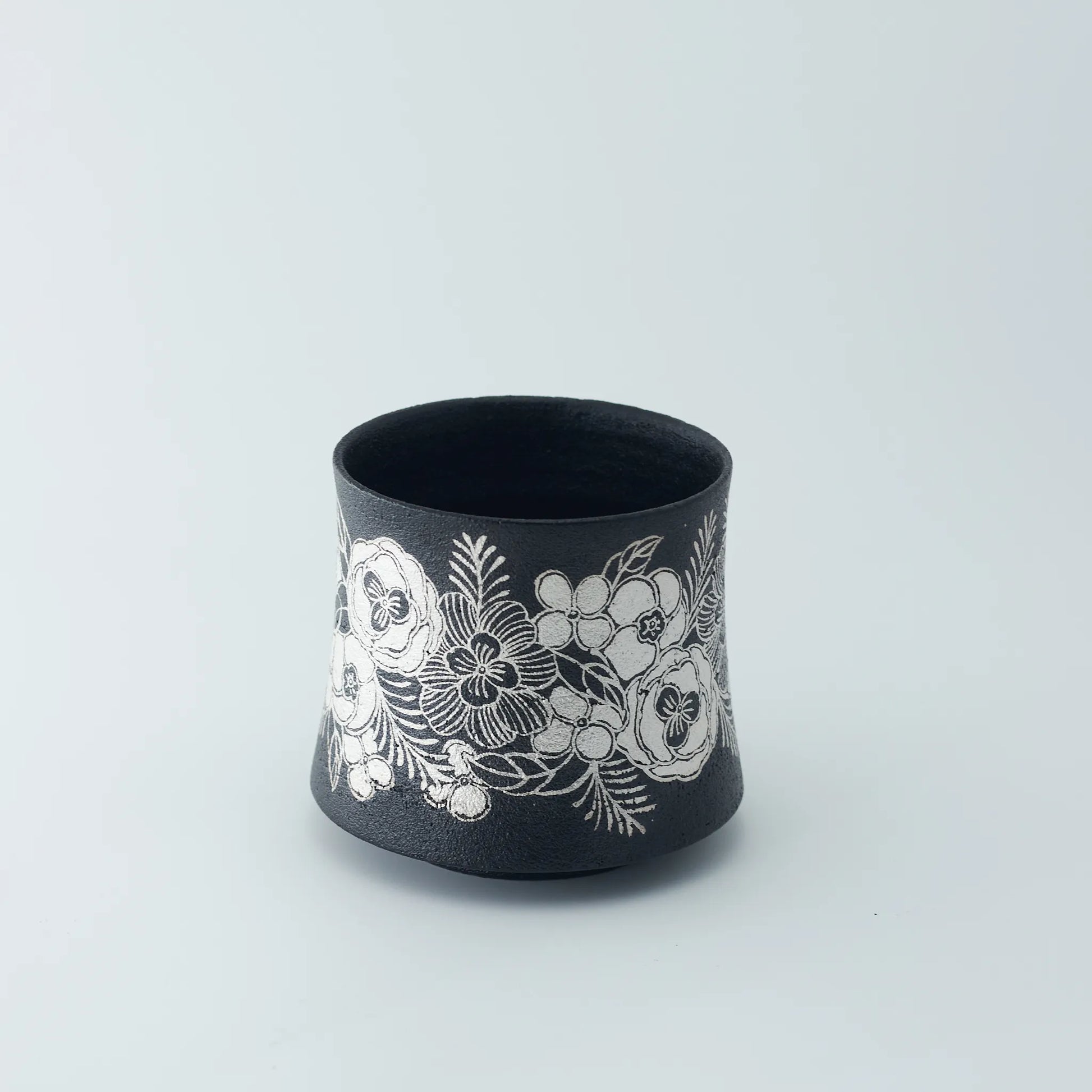 Kilnora Aokawa Chihiro Camellia porcelain cup with silver inlay camellia motif
