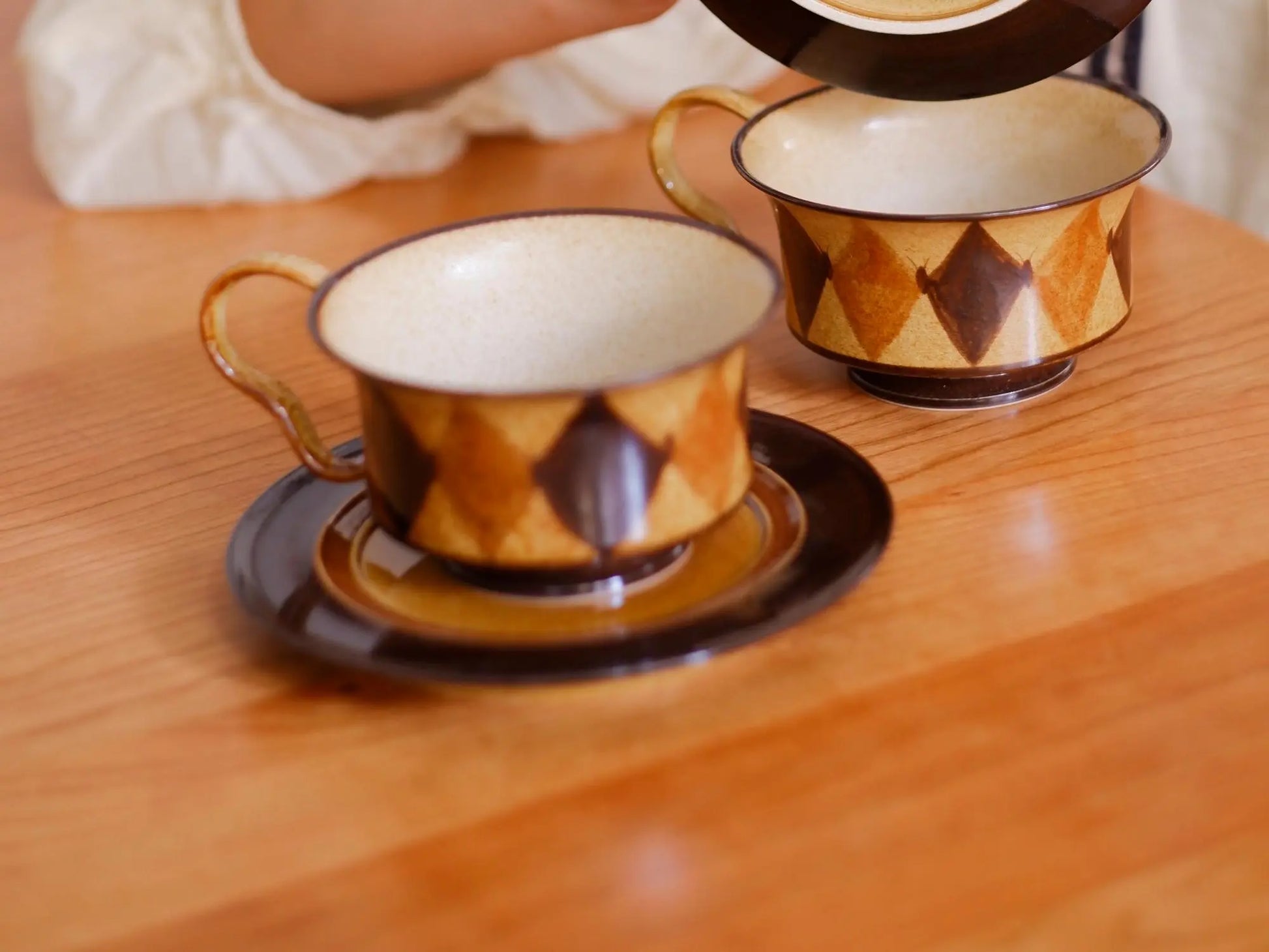 Kilnora Shisō Caramel Diamond porcelain cup and saucer set with carved diamond pattern